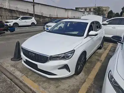 Geely Emgrand 2022