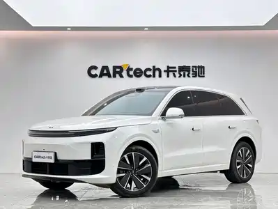 Li Auto L6 2025