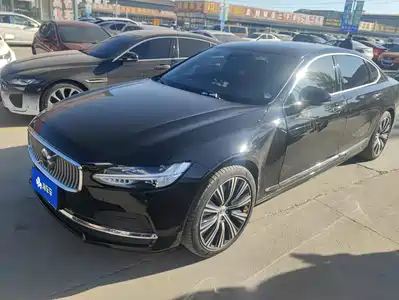 Volvo S90 2022