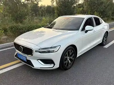 Volvo S60 2025