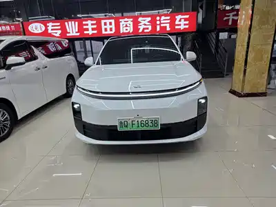 Li Auto L6 2025