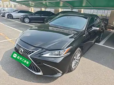 Lexus ES 2024