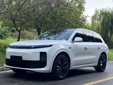 Li Auto L6 2025