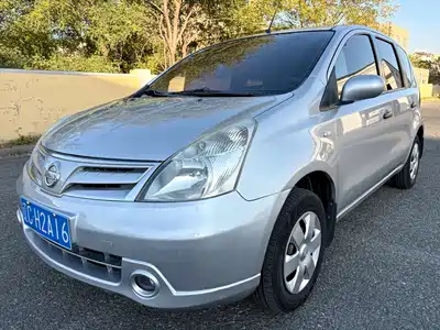 Nissan Livina 2010