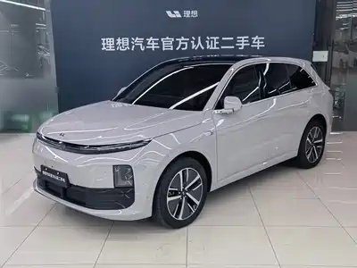 Li Auto L6 2025