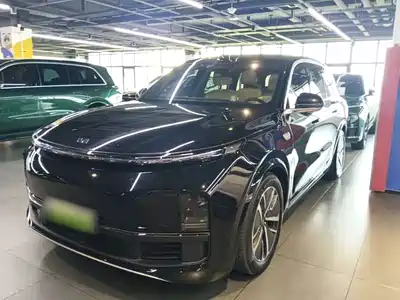 Li Auto L8 2025