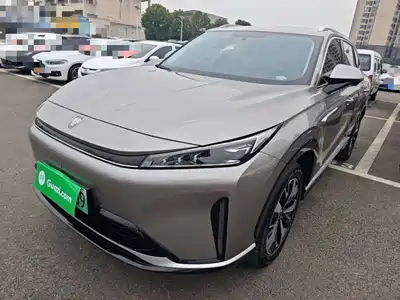Roewe D5X DMH 2024