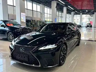 Lexus LS 2025