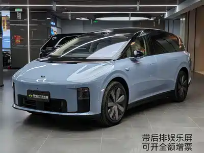 Li Auto i8 2025