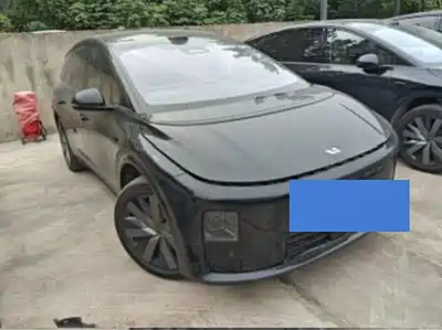Li Auto i8 2025