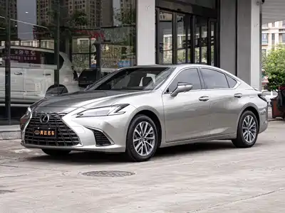 Lexus ES 2025