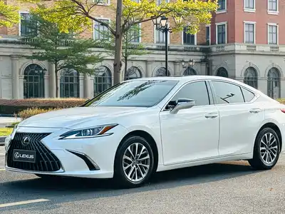 Lexus ES 2022