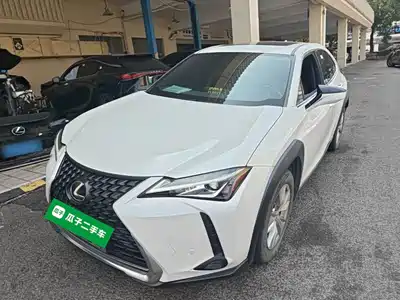 Lexus UX 2022