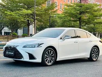 Lexus ES 2026