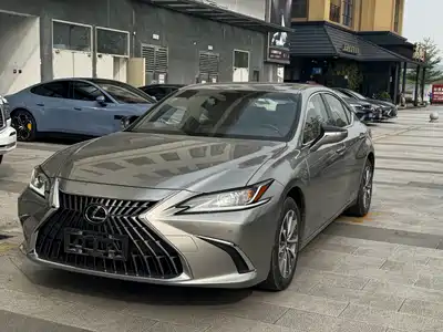 Lexus ES 2023