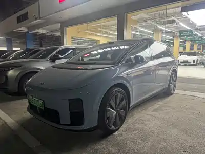 Li Auto i8 2025