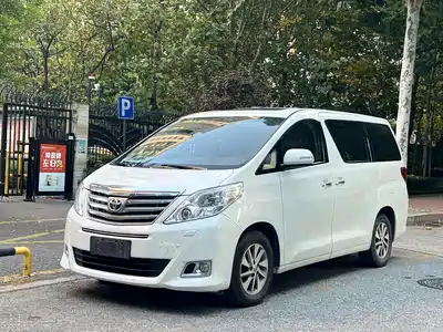 Toyota Alphard 2013