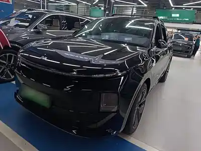 Li Auto L6 2025
