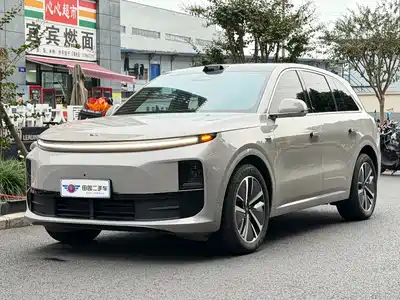 Li Auto L6 2025