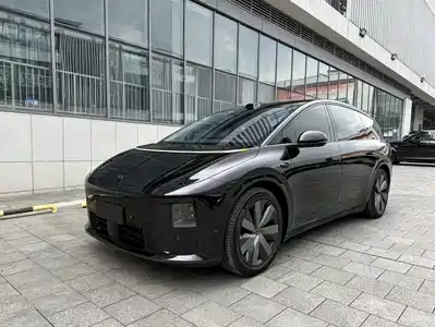 Li Auto i8 2025
