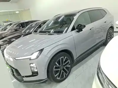 Volvo XC70 Plug-in Hybrid 2025