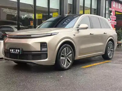 Li Auto L8 2025