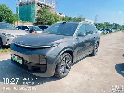 Li Auto L8 2025