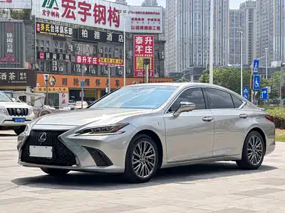 Lexus ES 2020