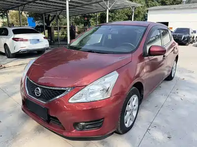 Nissan Tiida 2015