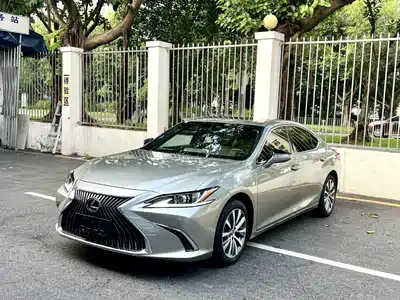 Lexus ES 2020