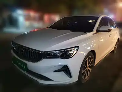 Geely Emgrand 2022