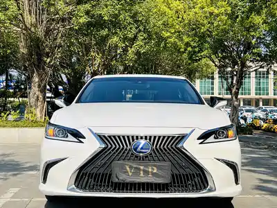 Lexus ES 2020