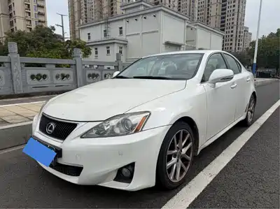 Lexus IS 2012