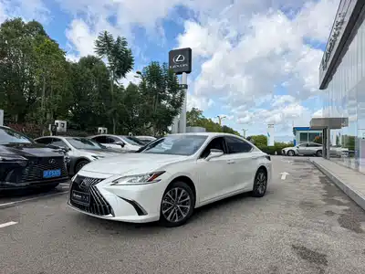 Lexus ES 2024
