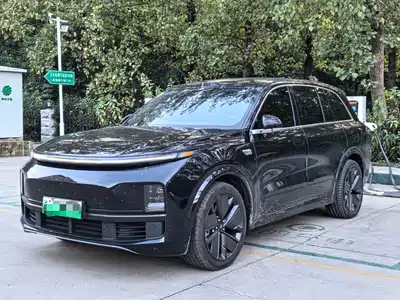 Li Auto L8 2025