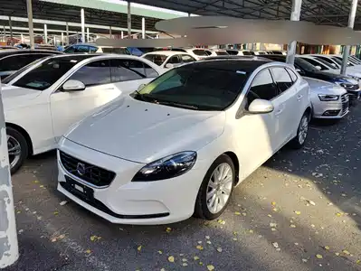Volvo V40 2015