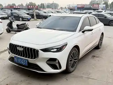 Geely Emgrand 2025
