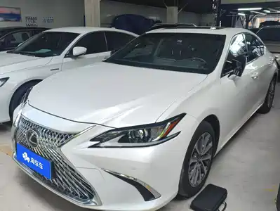 Lexus ES 2022