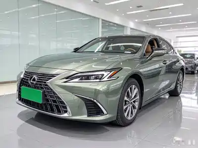 Lexus ES 2025
