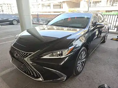 Lexus ES 2024