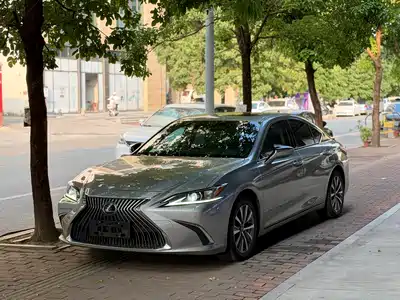 Lexus ES 2019
