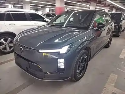 Volvo XC70 Plug-in Hybrid 2025