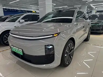 Li Auto L6 2025
