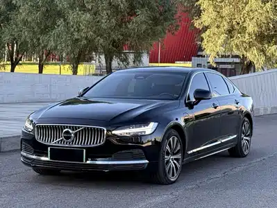 Volvo S90 Plug-in Hybrid 2022
