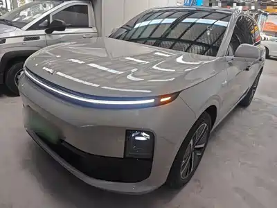 Li Auto L6 2025