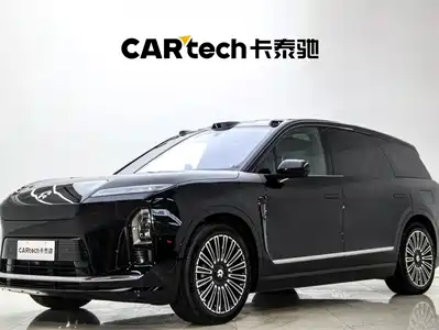 NIO ES8 2025