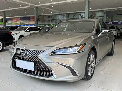 Lexus ES 2020