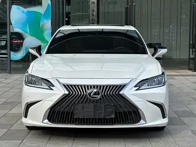 Lexus ES 2019