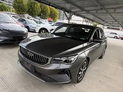 Geely Emgrand 2022