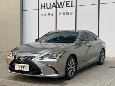 Lexus ES 2019